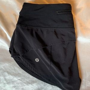 Lululemon Athletica Speed Up Shorts sz 2 in Black